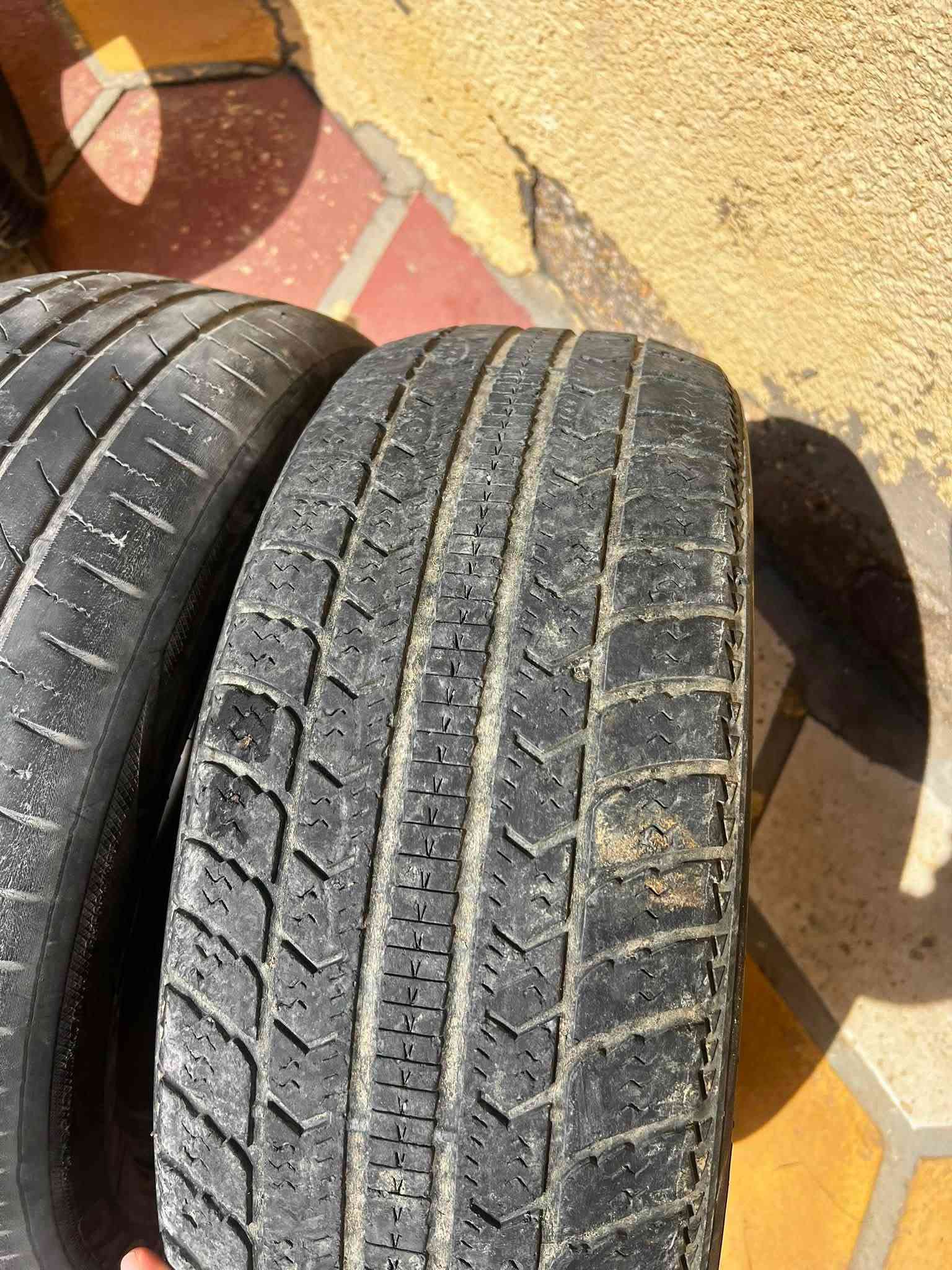 السلام عليكم 
3تاير حجم205/55R16
النظافه 60‎%‎
السعر 50الف 
النجف /ناحيه العباسيه 
***********
