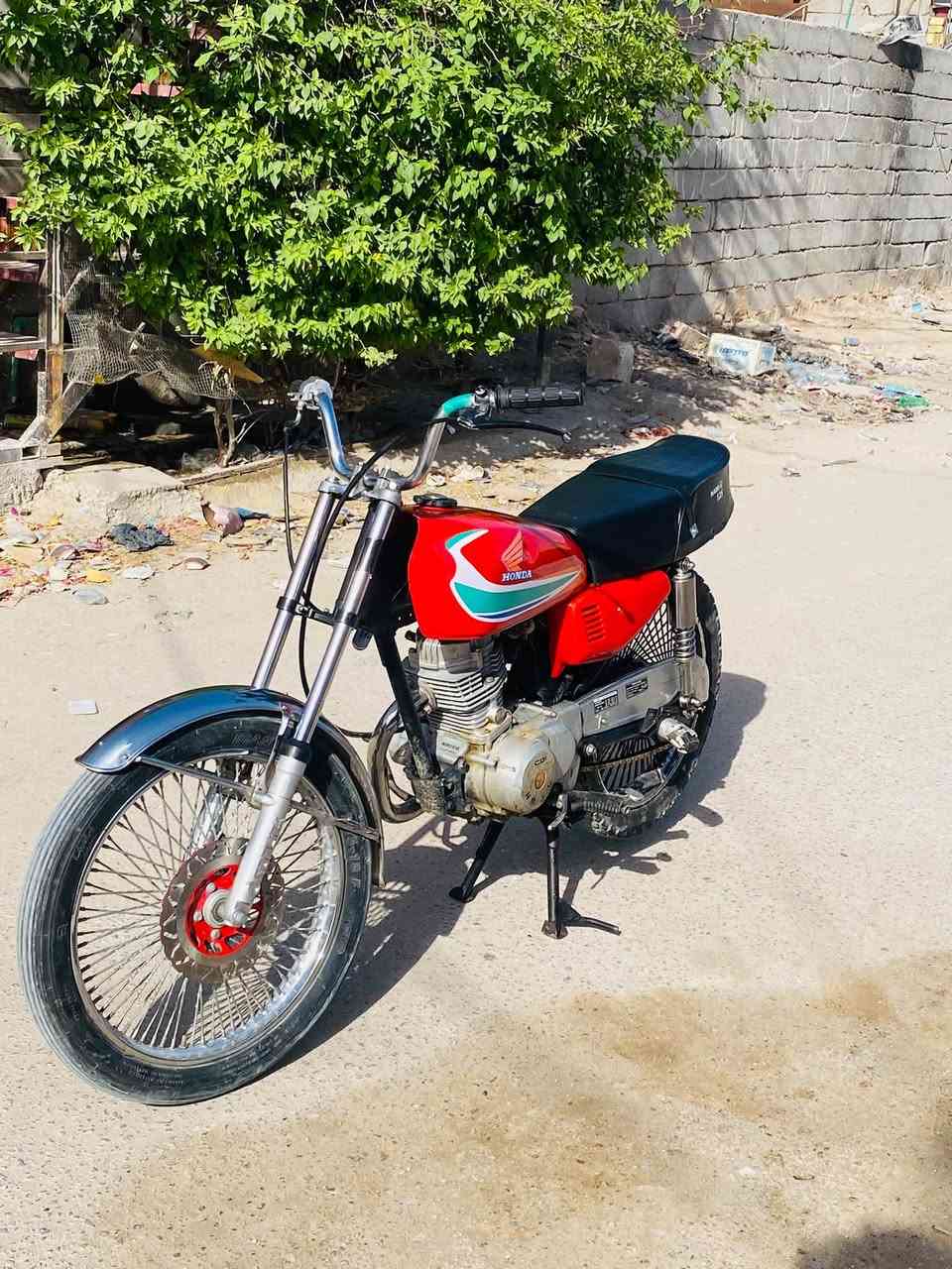 كلك كلك للبيع موديل 23محرك مامفتوح دراجه ناعمه وتخبل مابيه كل نقص هندر واحد تشتغل
كلشي بيه جديد هندر كابرته تانكي كشن جاملاخات جدد كلشي جديد ماتخسر ربع عليه بيع مستعجل 350وبيه مجال ستفسار خاص وهاذا رقمي ***********
