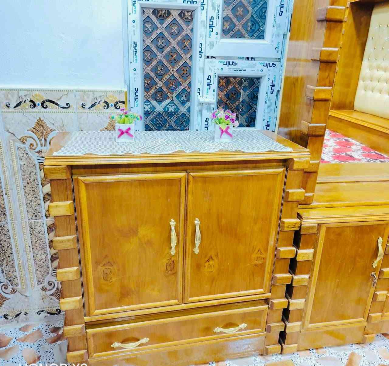 غرفه نوم ملكي خشبه 5 ملم شرط حطاطه استخدام قليل
صاج داخل خارج كبس
الظهر جرجوبه رفوف كامل 
السعر (مليون و450) بيها مجال 
نقل وشد مجاني 

***********

نص مكتوب في الصور:
- HONOR X9c