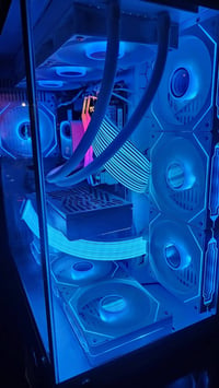 i7-14700F • رام 32GB DDR5 • RTX 5060 Ti