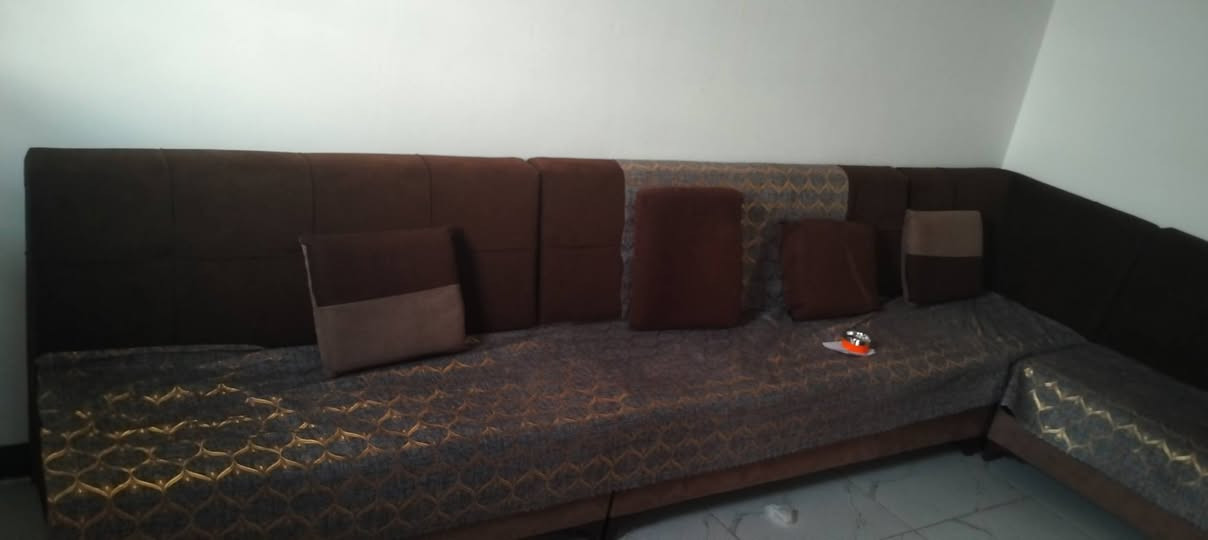 كنتورة صاج 130 جديد مستعمل شهر
ميز طعام 6كراسي 75
ديوان 7امتر السعر 110
 سنك متر ونص 120 مرمر مستعمل شهر 
حي بدر 
***********
