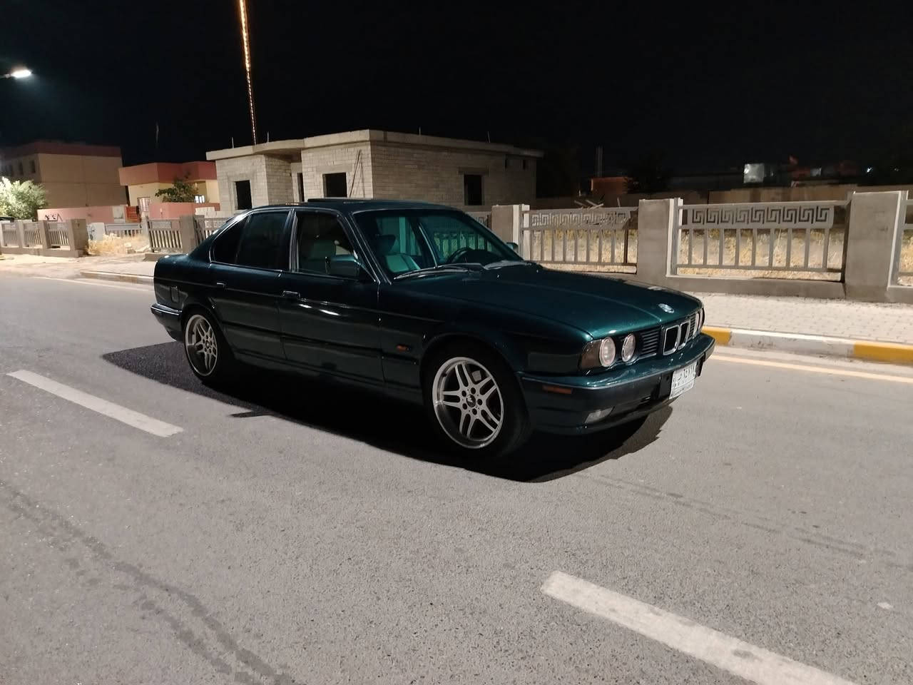 السلام عليكم بي ام موديل 90 حجم 525 بسمي رقم كركوك كير فول بس كير عادي محرك كبس محرك كير صدر كلا شرط السياره كلشي ما عايزهه من فضل الله غرفه حيل نضيفه بيض للبيع او مراوس رقم الهاتف ***********

