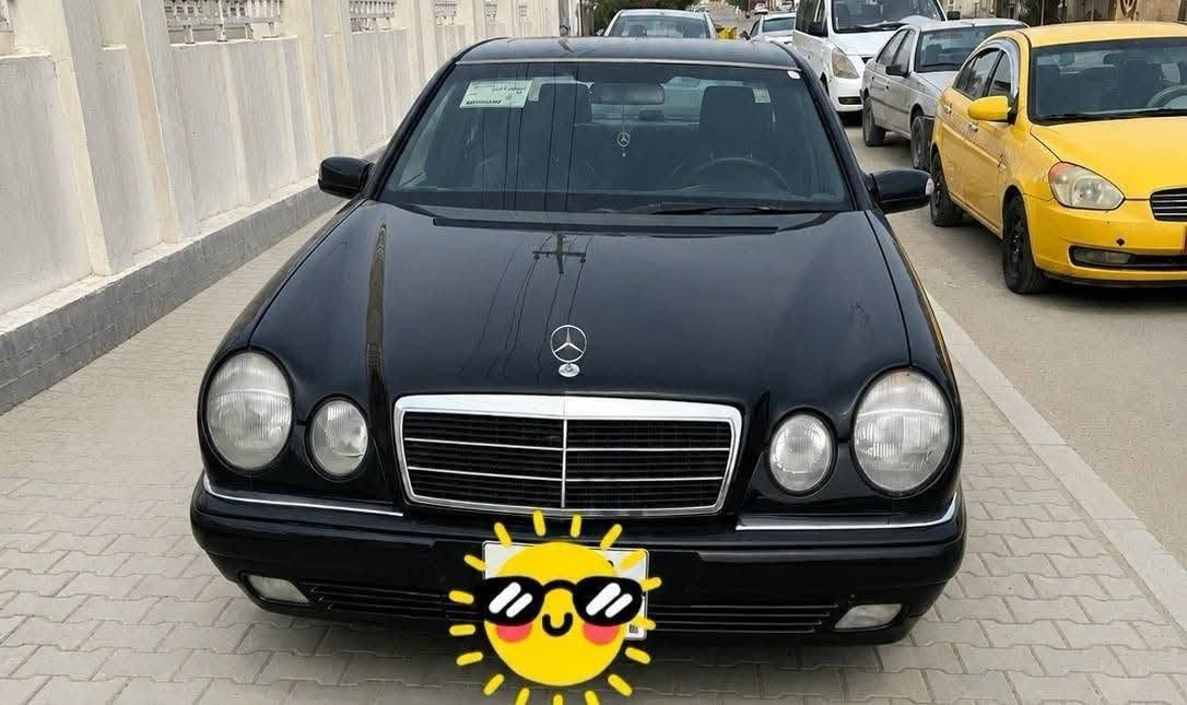 ماكو هيج نظافه بهيج سعر بكل العراق 
مارسيدس ام عيون E320 موديل 1998 
محرك 6 سلندر V الاقتصادي المرغوب
كير D4
فتحه
تبريد قطعتين +ثلاجه
كشنات جلد 
تحكم كشنات كهربائي
مثبت سرعة
شاشة اعطال 
مري شفط 
اشاير بالمري 
حساسات 
كامرا +شاشه
تايرات جدد 
باتري جديد
رقم اربيل القديم 

مكان السيارة النجف الاشرف 
للاستفسار ***********
