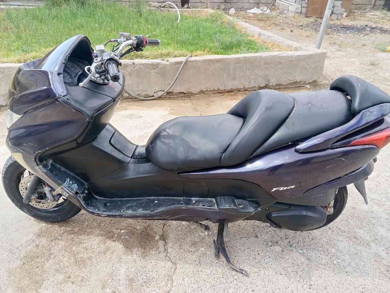 السلام عليكم فورزه 08
محرك ما مفتوح نضافه فول تبريد مائي راديتر 
كهربائيات كله شغاله لايتات زينون عالي ناصي بصمه قفل دراجه@ دراجه شرط شرط 
سعره 750 بي مجال 
مكاني موصل برطله 
استفسار الاتصال
***********
