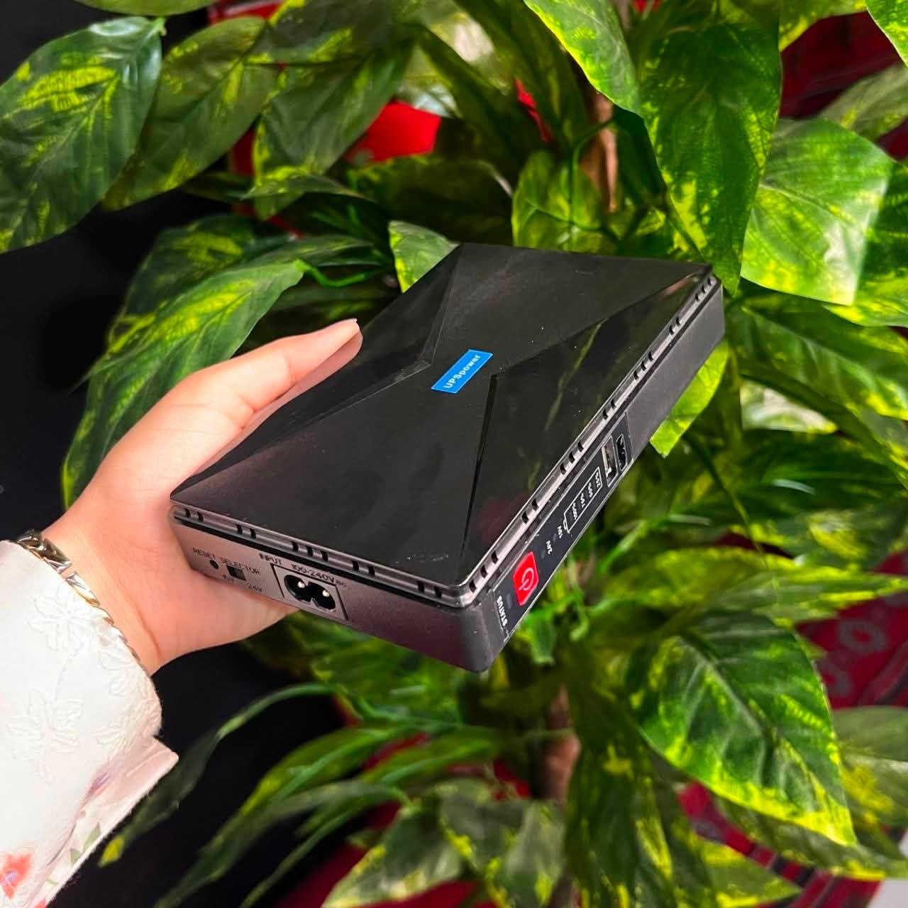 Mini UPS متعدد المخارج
🔋⚡ Mini UPS عملي ببطارية 8800mAh للطاقة الاحتياطية وقت انقطاع الكهرباء!

🔌 يدعم 5V / 9V / 12V وUSB
🌐 منفذ POE ‏15V أو 24V
💡 مؤشرات LED لحالة التشغيل

صغير الحجم ومناسب للأجهزة المتوافقة 💪
السعر 28 ألف توصيل بغداد 3 آلاف 
محافظات 5 آلاف 

للطلب والاستفسار واتساب ***********
