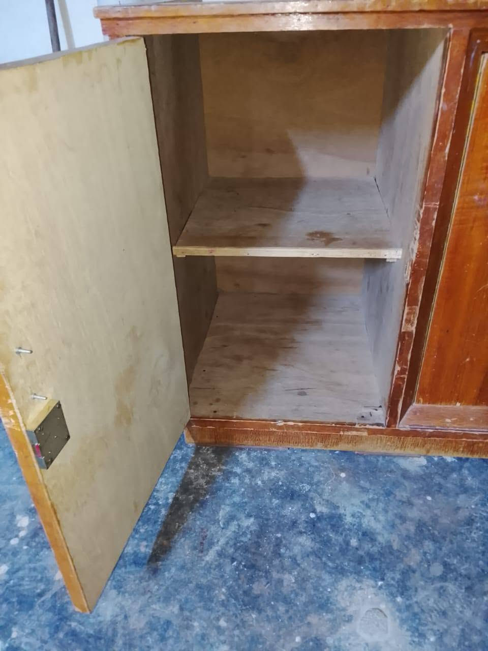مكلفة بنشر بوفية حطاطه ب75 و بية مجال قليل نضيفةة المكان هيت حي الارامل خارج هيت حي الارامل  الاستفسار خاص علئ الرقم *********** يوجد توصيل كروه 
@إشارة
