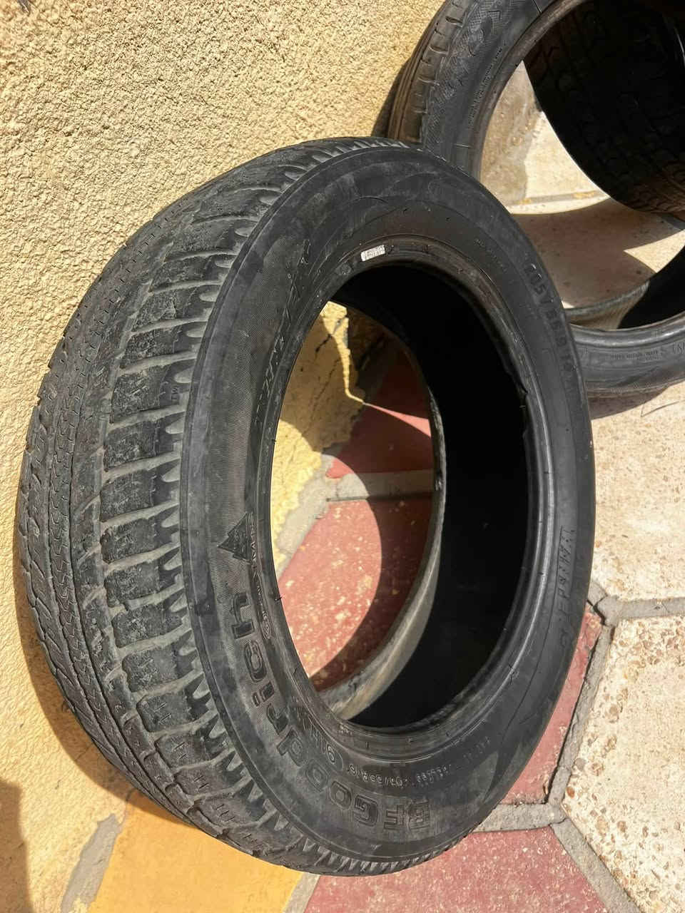 السلام عليكم 
3تاير حجم205/55R16
النظافه 60‎%‎
السعر 50الف 
النجف /ناحيه العباسيه 
***********
