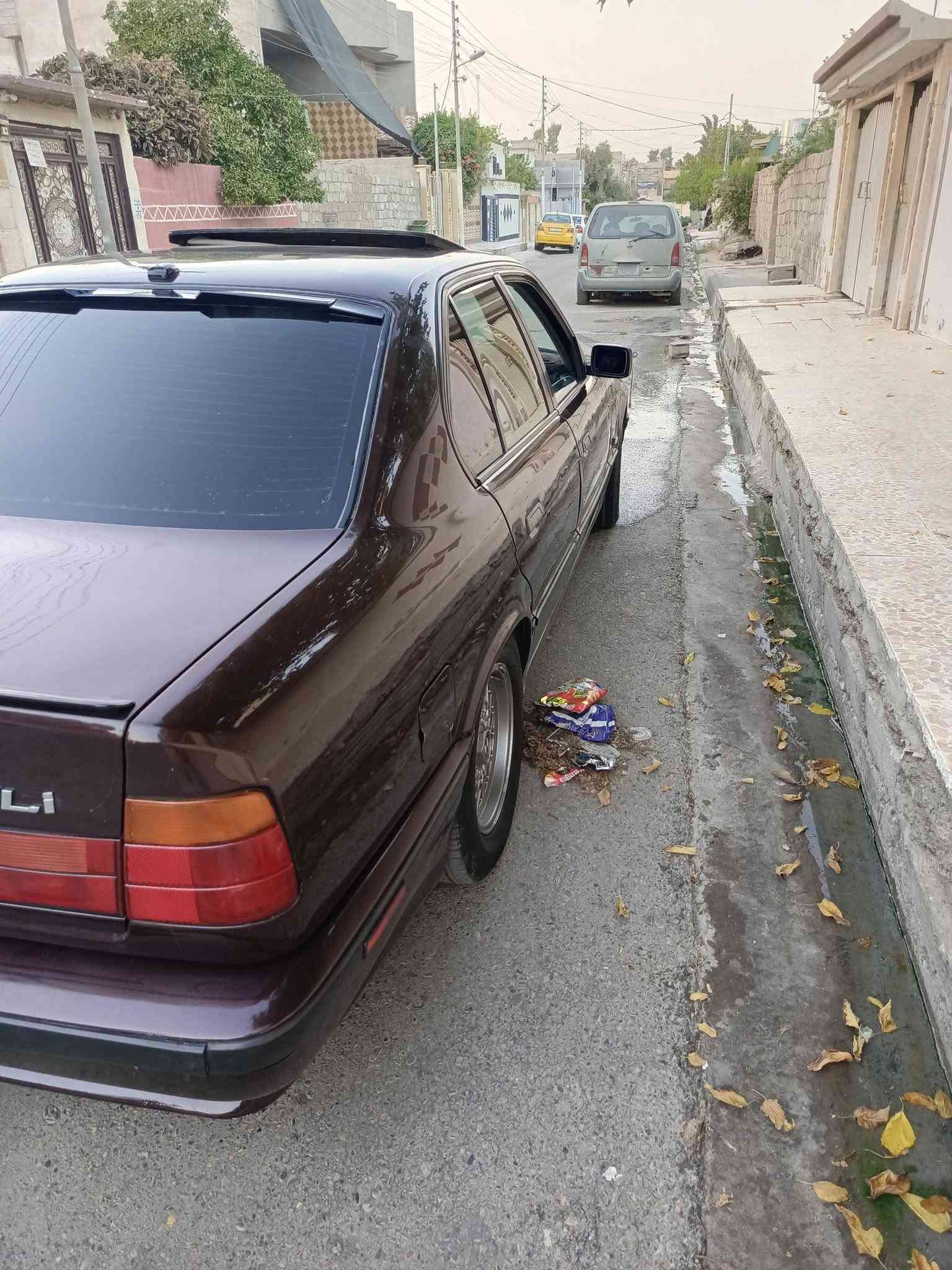 إسلام عليكم بي ام موديل 93 السياره بسمي شرط التحويل رقم انكليزي بدون ضرر شرط المحرك ولكير  فول مواصفات السعر / 65 / ورقه /*********** /
