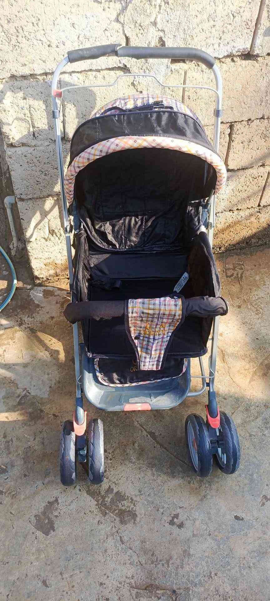 طبلات • حديد قديم • عربانة أطفال نظيفة