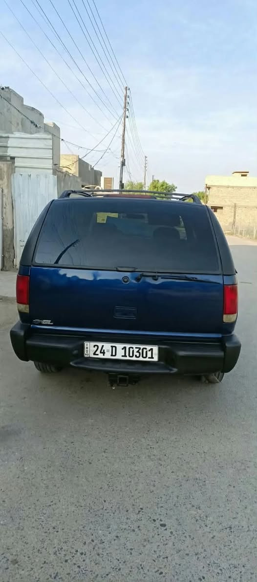 بلايزر • موديل ٢٠٠٠ • رقم مميز