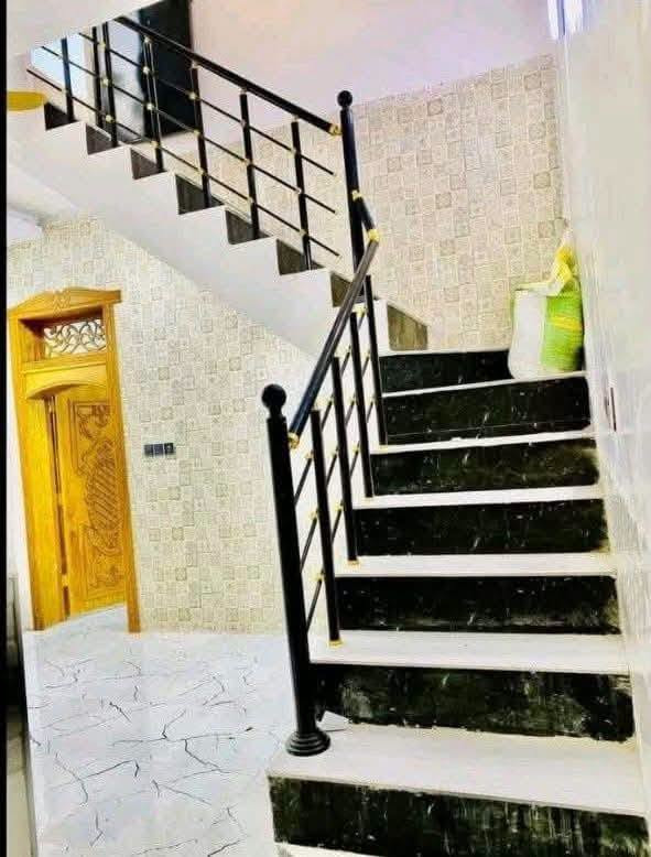 بيت للبيع طابو صرف سند حر 

📐 100م – نجف / مجمع بيتي

مقابيل  مجمع السلطان 

🏠 غرفة، صالة، استقبال، مطبخ

🚿 صحيات (2) + مكشوفة

⚡ جميع الخدمات متوفرة

صطح شتايكر 

شغل مال جناي 

💰 السعر مناسب كلش (جوه السوك  )

 
***********
***********
