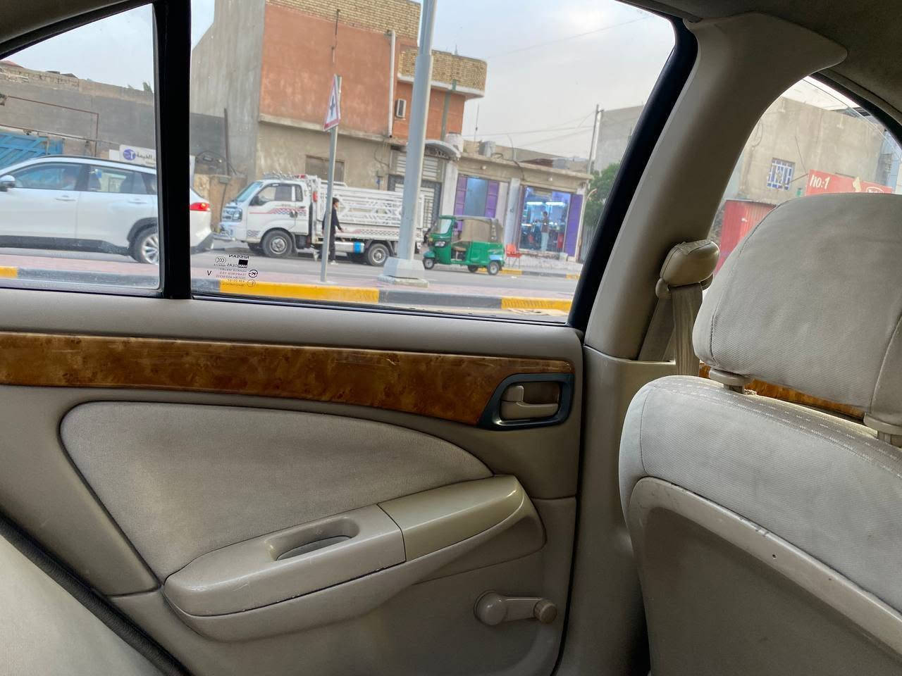 صني • ٢٠١٢ • باب السائق طخه