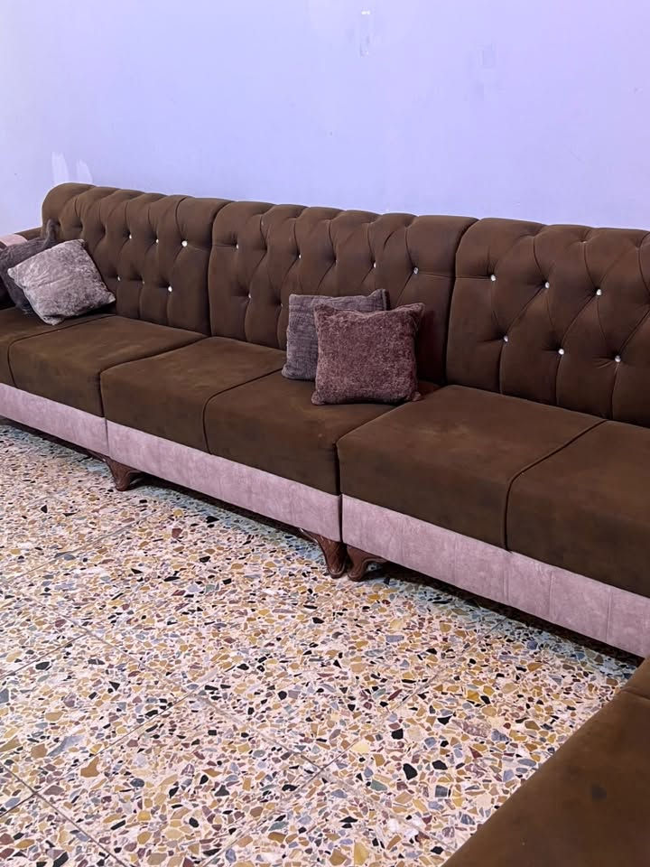 ديوان عشر مقاعد استعمال شهر تفصال عراقي بسعر ٢٥٠ قفل مال بيت الي يراسل مانزل ابد منه
***********
