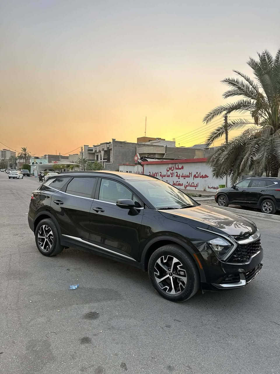 ياالله للبيع
كيا سبورتج 2024 فول EX
دخول جديد فحص مؤقت
مكان السيارة بغداد السيديه 
السعر 170 وبيها مجال للشراي
***********
***********
