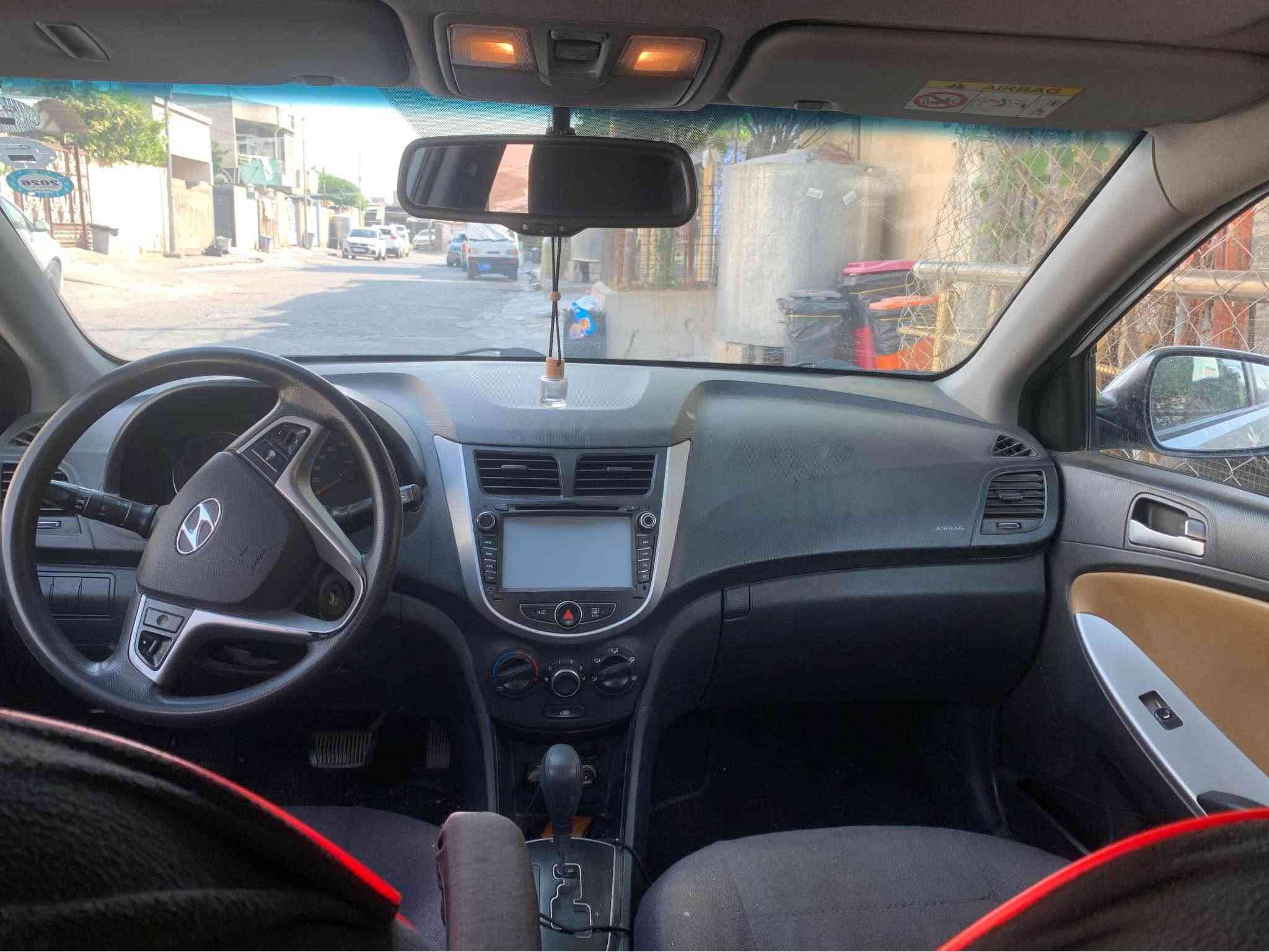 هیوندای ئه‌كسێنت مۆدێل ٢٠١٥ فول مواسه‌فات مه‌كینه‌ گه‌وره‌ مه‌كینه‌ ١٦ مه‌رغوب ده‌ پارچه‌ ره‌شه‌ ده‌رگای پشته‌وه‌ لای سه‌یاق شانه‌كه‌ی كه‌مێك ناوی گرتوه‌ له‌گه‌ڵ چاملغی پشته‌وه‌ ئه‌و شوێنه‌ی به‌ هێڵی سور دیاریم كردوه‌ سبوغه‌ سلایته‌ جام كاره‌با گێڕ تۆماتیك شاشه‌ گه‌وره‌ بیلادی و كامێرا و كوشن جلد زۆر كه‌م ڕۆیشتیه‌ له‌گه‌ل مۆدێله‌كه‌ی ١٤٠ هه‌زار كم رۆیشتوه‌ مه‌كینه‌ و گێڕ به‌ شه‌رت به‌ناو كردن به‌ شه‌رت ٢٠٠ هه‌زار غه‌رامه‌ی له‌سه‌ره‌ بۆت ده‌گه‌ڕێنمه‌وه‌ سه‌یاره‌كی توند و تۆڵ و بێ مه‌سره‌فه‌ له‌ هه‌ولێرم هه‌موو زانیاریه‌كانم نوسیوه‌ تكایه‌ موشته‌ری نیت ته‌له‌فۆن مه‌كه‌ نرخیش ٧٩ كه‌مێك مه‌جال 

( ***********) ژ.م أربيل, العراق

نص مكتوب في الصور:
- Edit