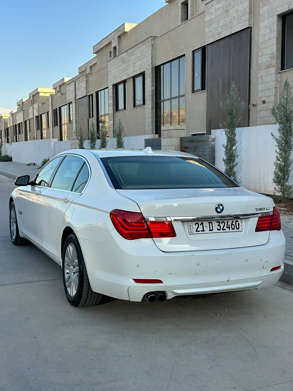 BMW 730Li
وكاله العروش موديل 2012
محرك 6 سلندر  بدون توربو المرغوب N52
سنوية وهزة ورقم جديدات
‏ضمان دولي
سي دي 6 اقراص
شاشه 
سلايد روف 
بصمة . بصمتين الوكالة موجودة 
خزن ميموري كشنات + ستيرن
كشنات فول. كهرباء 
5 بردات 
حساسات 360
مري شفط + قلاب مع البك
اوتو هولد 
انظمه قياده 4 
دبل خلفي جوبلس
هاند بريك كهرباء
ماشية 267 الف 
صيانة كاملة بدون اي خلل ولا مسج
كير ومكينة مكفولات 
باب خلف السائق صبغ 
والصندوك 
باتري جديد 
تخم تايرات جديد
سيرفس كامل بدون اي نقص
رقم سليمانية الجديد بسمي تحويل مباشر 
العنوان سليمانية 📍
السعر 165ومجال حگ الجية
للأستفسار اتصل ***********
