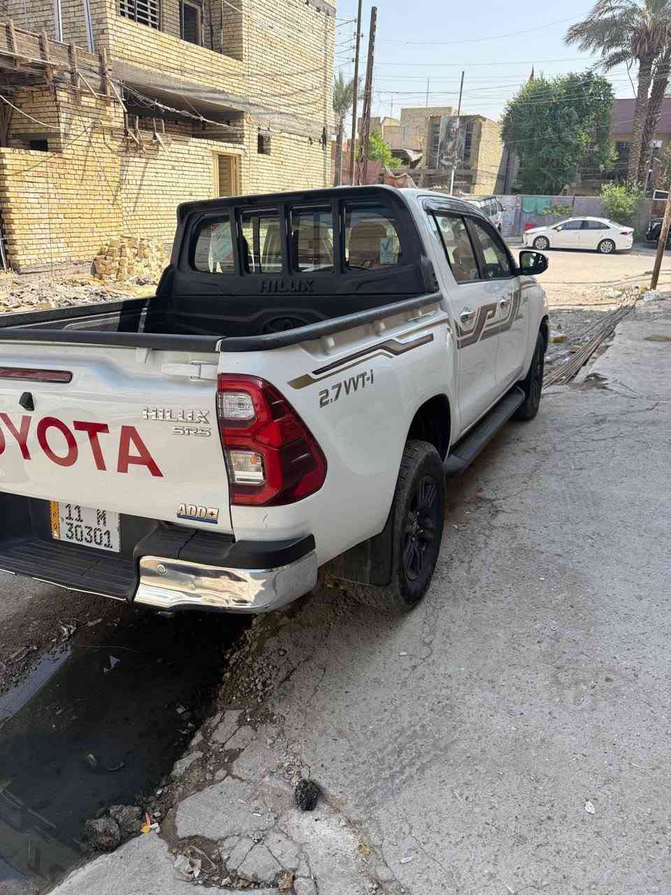 السلام عليكم بيكم تويوتا موديل 21 بغداد السياره جديده 
بدون صبغ السعر.     263  ورقة وبيه مجال بسيط 
العنوان بغداد جميلة ***********
