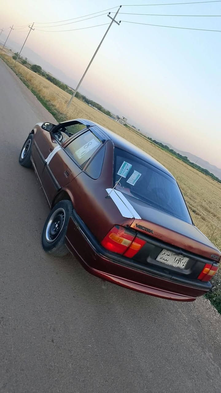 أوبل • موديل ١٩٩٠ • مكينة ١٦ صمام