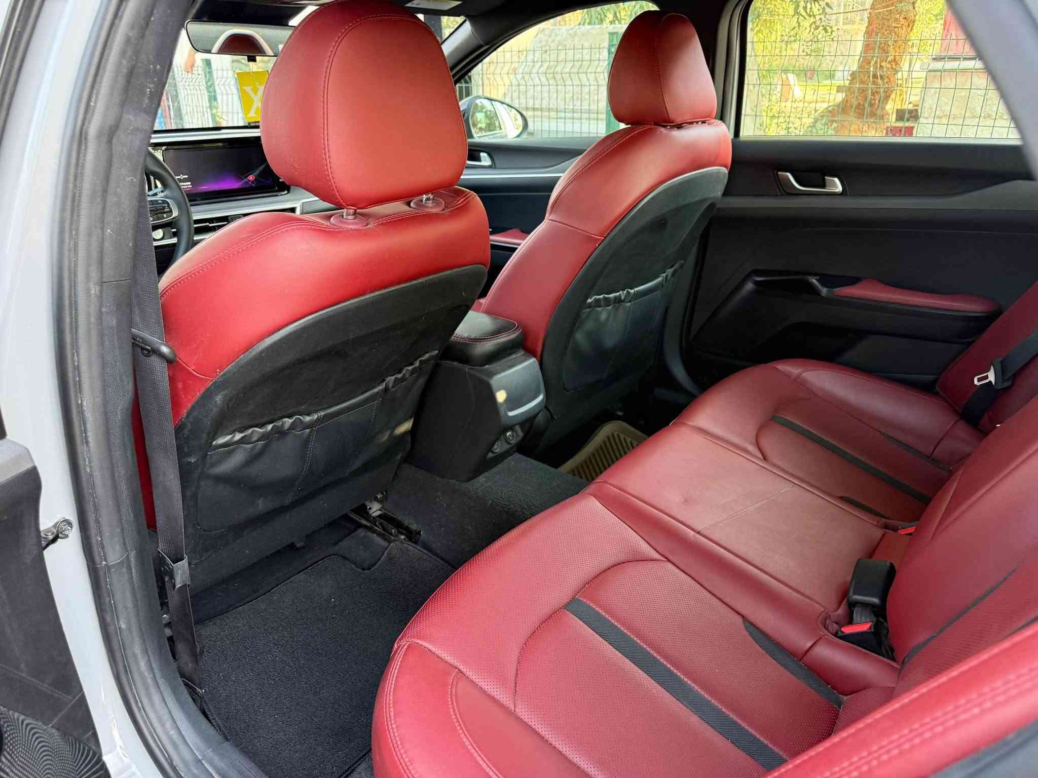 السلام عليكم
K5 2024 Gt line
بدون رقم (حرة) تترقم جميع محافظات العراق
المحرك: 4 سلندر 1600 تيربو
بدون دواخل كير محرك كله مكفول
وارد امريكي
المواصفات: فول الفول عدا الفتحة
*3 بصمات 
*شاشة كبيرة 
*تحكمات ستيرن
*كشنات جلد احمر
*كشنات كهرباء
*كشنات تدفئة 
*حساسات اماميه 
*حساسات خلفيه 
*تحديد مسار 
*قيادة آليه
*رادارات
*تشغيل عن بعد 
*كامرة خلفية 
*سايد بريك بصمة
*انظمة قيادة 
وباقي مواصفات k5 المعروفة

الصبغ: 3 قطع صبغ 
الموقع:ديالى بعقوبة 
للاستفسار: ***********
