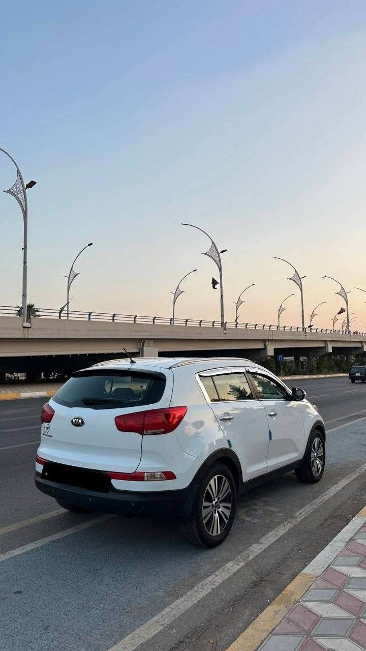 السلام عليكم ورحمة الله وبركاته 
سيارة للبيع 
النوع :- (kia shortage ) كيا سبورتج 
الموديل :- خليجي 2015 
السيارة خالية من الصبغ والسونار كما موضح في الصور 
عداد السير :- 122.000 الف
نص مواصفات 
رقم السيارة :- سليمانية 
السنوية مدة نفاذ السنوية لغاية 2031 
تحتوي ايضا بطاقة بانزين 
الموقع :- كركوك 
لمن يرغب في الشراء يرجى مراسلتي عبر الرقم الاتي :- *********** كركوك, العراق
