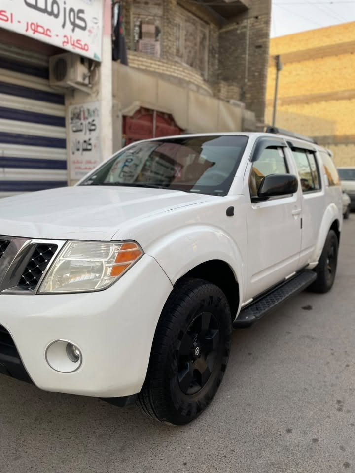 السلام عليكم نيسان بافندر 2008 وراد امريكي حادثها جاملغ خلفي بدون دواخل صبغ بيها قطع ابيع حزام 
بسمي تحويل ثاني يوم هزة ورقم وسنويه كله جديد 
السياره بيها منضومة غاز 
صندوك كهرابائي 
تبريد منضومة كله جديدة 
تخم تاير
شاشه اندرويد 
كامره خلفيه  
حداديه جديده 
7 راكب 
مكينه وكير على الفحص 
السعر 74 وبيها مجال 
العنوان بغداد بلديات 
الرقم *********** اقره المنشور وخابر التفاصيل كلها مكتوبه
