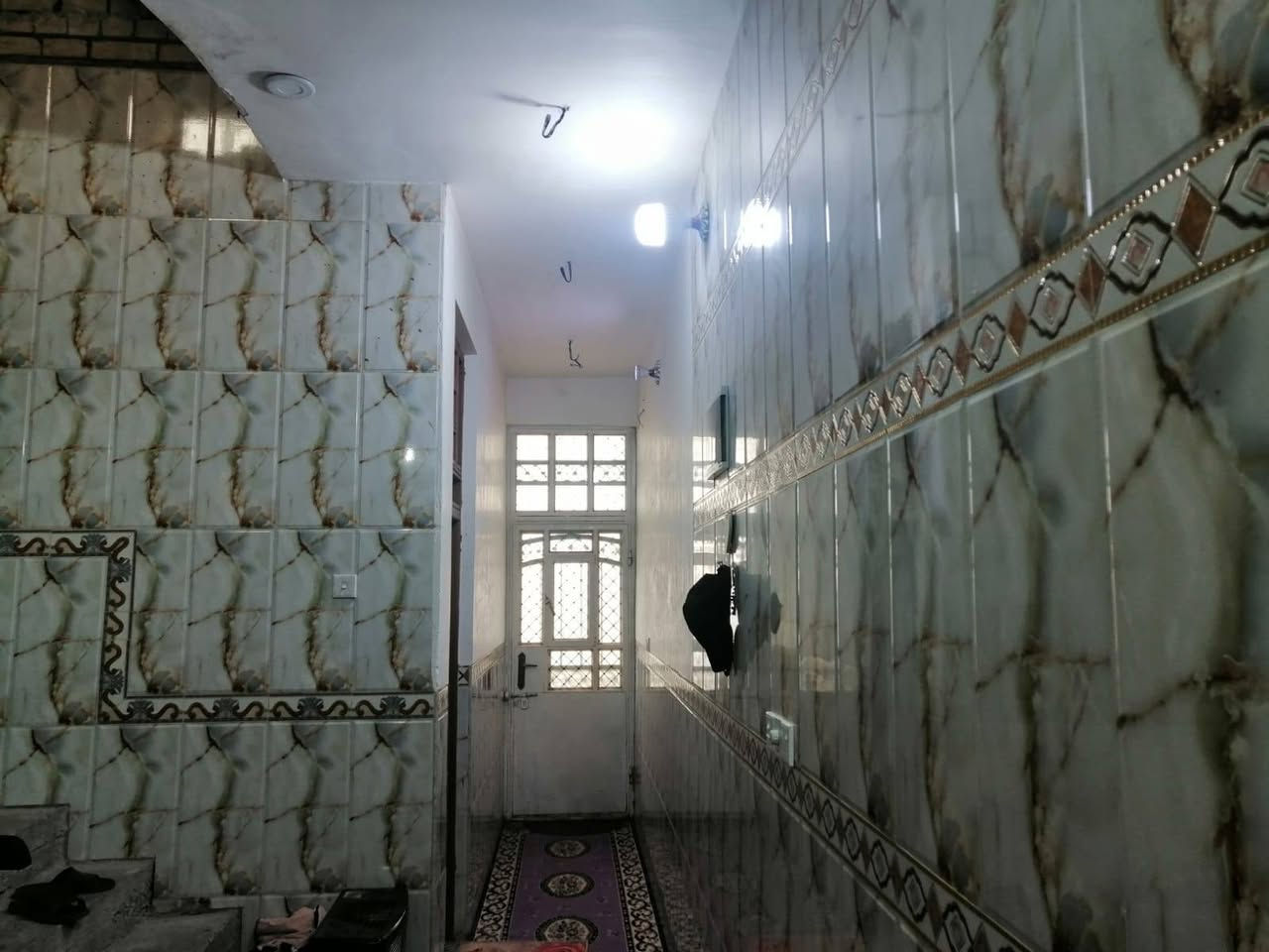 السلام عليكم بيت للبيع مساحه 100متر على شارع سده قرب دلاليه سيد عرص شارع 40 متر 
سعر 90 بيه مجال 
رقم الهاتف واتساب ***********
