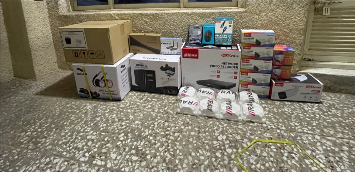 تريد اعلى مواصفات بالكاميرات
هي نظام ip  الدقة 4k
🫡شاهد واستمتع بالدقة 👇

المواصفات
اعلى العروض وافضلها مع خاصة الذكاء الاصطناعي والزوم
منظومة دهوا IP تجميع باعلى المواصفات دقة 4K

📌المواصفات
🔺8 كاميرات دقة 4k نظام ip كلر صوت وصورة دهوا اصلي
     لدات ( تصوير ليلي نهاري ملون حتى بدون انارة)
    مع كاميرا زوم خاصة للنقود والكاشيرات 

 🔻جهاز NVR نوع دهوا دقة 4k يشغل كل انواع 
      الكاميرات ويدعم تسجيل الصوت مع تصوير الوجوه 
     والتعرف عليها بالذكاء الاصطناعي 

🔺سويج نوع 10/100/1000 دفع 2 كيكا

🔻هارد 4 تيرا اصلي 

🔺كيبل رولة SFT  305م نوع مورال مسلح دبل تغليف ونحاس 
      ومقاوم كافة الظروف الجوية 

🔺جهاز يو بي اس حجم 2000

🔻بوكسات عدد 8 خاصة بالكاميرات لحماية الفيش من 
     الرطوبة والعبث وتعطي شكل لائق للكاميرات

🔻فيش كامله خاصة بالكاميرات

🔺كيبل اج دي مسلح

🔺راك لحفظ السويج يحتوي van للتبريد 
     
      راك حديد داخلي ومزجج للNVR يحتوي van للتبريد 

🔻جهاز HD واير ليس لنقل الصورة والتحكم لاي مكان

🔻ستاندات ثقيل متغير 60/120سم 

🔻ماوس واير ليس نوع رابو

🔻التسليك بواري بلاستك وفلكس مقاوم لكافة الظروف

🔻ممكن ربط المنظومة على الانترنت وتراقيب وانت باي 
     مكان بالعالم

🔺ضمان سنه حقيقي

🔴لمزيد من المعلومات مراسلتنا على الخاص او الاتصال على الرقم
***********
***********مهندس محمد
