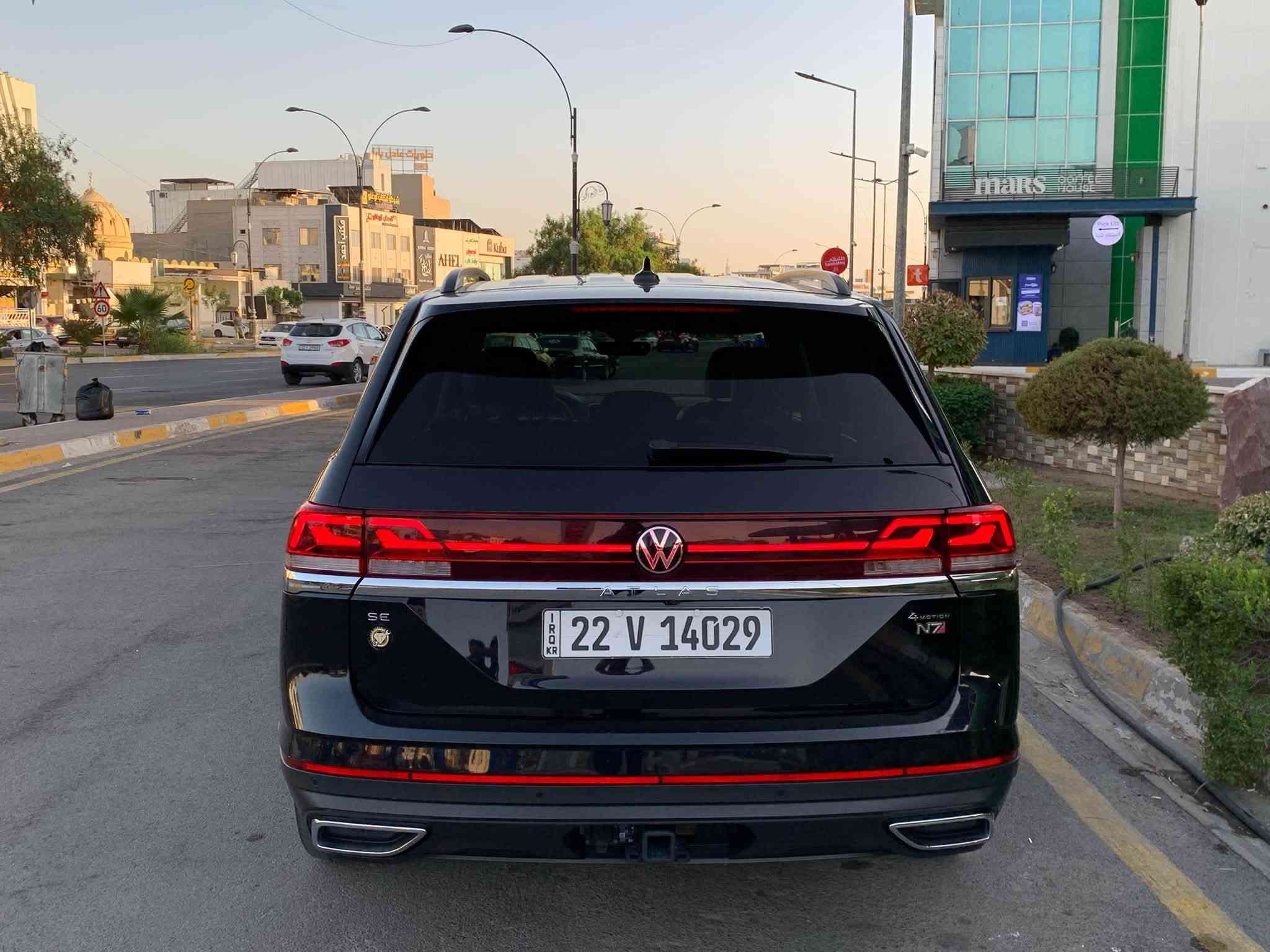 Volkswagen Atlas 24 SE 🇩🇪
فولكس واكن اطلس ٢٠٢٤ se للبيع  

ماشي  السيارة 38 الف كم حقيقي 
محرك 2.0 توربو + كير شرط
270حصان/370 نيوتن متر
مواصفات السيارة كالتالي
تحديد مسار📍
تثبيت سرعة  💯
ابل كار بلي + اندرويد اوتو 📱 

7 راكب 👥
شحن لاسلكي
عدادات ديجتال
تدفئة كشنات + الستيرن
6 وضعيات قيادة 
انارات iq led
حساسات 360 درجة 
نظام قيادة ذكي
ناقل حركة أوتوماتيكي 8 سرعات 4motion
تشغيل عن بعد
دخول ذكي
تشغيل ذكي
انارات ترحيب
نقاط عمياء
كشنات جلد
شاشة معلومات
تحكم الشاشة عن بعد 
تحكم صوتي 
قطع تبريد 3
فتح صندوق ذكي
صندوق اوتوماتيكي
اوتو هولد
اوتو ستارت/ستوب
هاند بريك كهربائي
كشنات كهرباء

سيارة بيها رأس البونيت صبغ و شبر تعديل بارد فقط 
بدون دواخل بدون ايرباك  💫

سعر  285 وبيها مجال  💵 

شرط التحويل

للتواصل على الرقم
***********
***********
متوفر واتساب او اتصال

مكان السيارة:كركوك  📍
