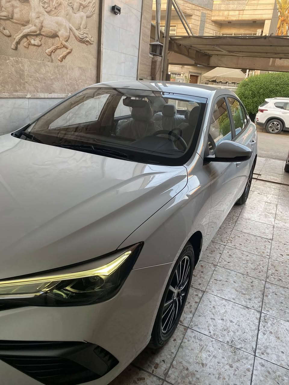 سلام عليكم 
البيع فقط
                                                      Mg5   
مديل  ٢٠٢٥ 
مكفوله  صبغ  بارد  تبديل 
 كير ومحرك مكفوله 
رقم بغداد بسمي 
🚗ماشيه 5 الف 🚗
🚘مكينه 4 سلندر 1500cc 
كشنات مخمل ابيض
مواصفات معروفه
تبريد قطعتين 
كروز سرعه 
سايد بريك بصمه
بصمتين بل سياره 
حساس خلفي 
حساسات اطار
تبريد لمس
ويل كب 
فول تحكم ستيرن 
اربع بصمات تشغيل وفتح ابواب وصندوك
لد نهاري 
مري كهرباء  
  اشاير بـ المري  
منفذ شحن مزدوج 

السعر ١١٧  ورقه وبيه مجال 

مكان السياره بغداد العامريه 
‏‭   ***********‭
