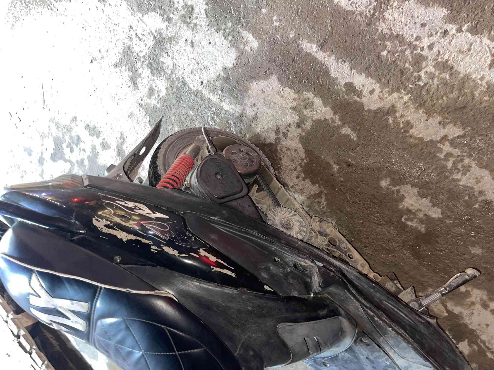 سلام عليكم دراجه ماكس عدله للبيع مكينه مامفتوحه نهائيآ بوشه 49 كهربائيات كله شغاله نكره سلف دراجه حيل نضيفه صالنصه بلادي وياله بلادي مفرات بلادي ختم واحد بيه شويه شخوط شنو الي يعجبك بل دراجه شغال مكاني بغداد الدوره رقمي *********** او بي واتساب

