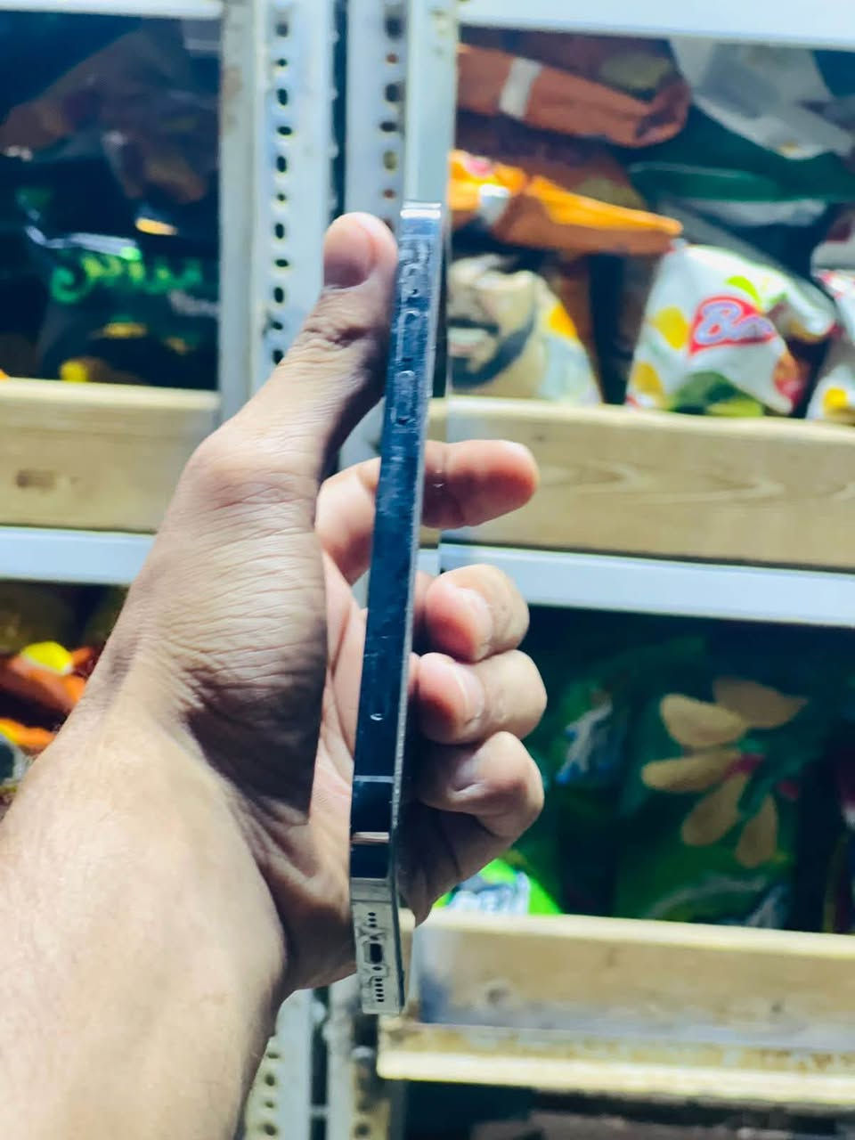 السلام عليكم ايفون 12 برو مبدل شاشه فيس ايدي مو شغال 
بطارية 72🔋 بلاديه 
باقي الجهاز مكفول نضافة فول مكان ناحيه السلام سعر 350 بي مجال 
***********
