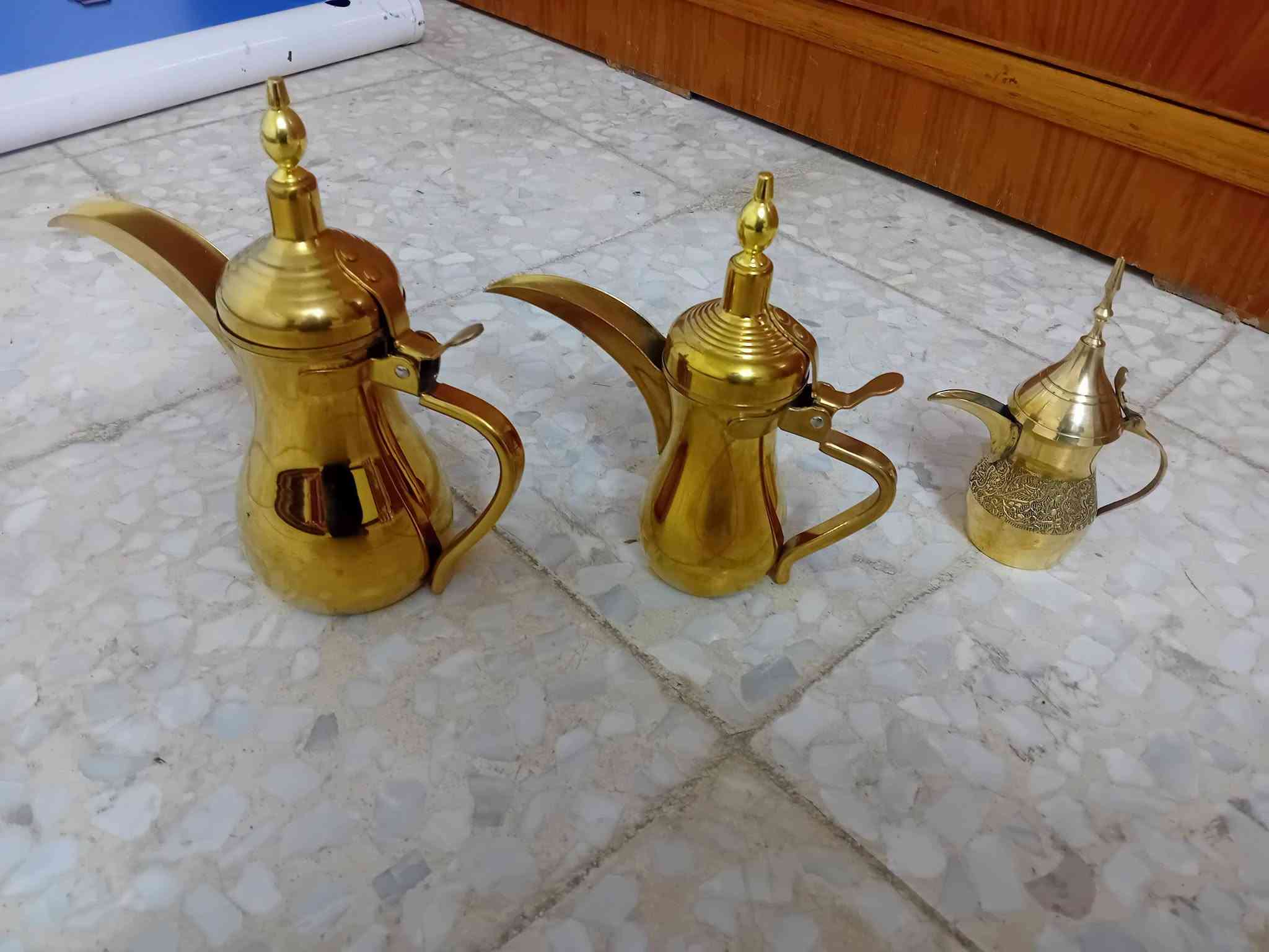 سلام عليكم 
من كل نوع متوفر اكثر من سيت 
توصيل متوفر 
***********

