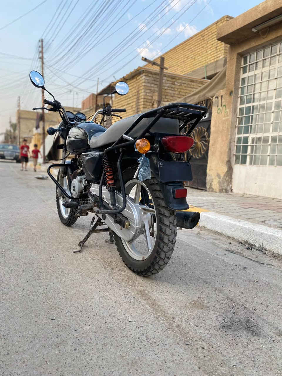 سلام عليكم دراجه بوكسر موديل2018بيه بدايت خيط تبخير الدراجه مكينه ربع نمر اوراق كامله الدراه تخم تاير مامي خلفي كهربايات كله شغاله  وبيه ملاحضات خفيفه كلش نقوصات القمجي مال سرعه و مال بريك لمامي السعر 650 وبيه مجال الدراجه ما مشتغله دليفري الله شاهد ليريده خلي خابرني لين مستعجل علبيع مكانك بغداد الحسينيه مال راشديه ***********

