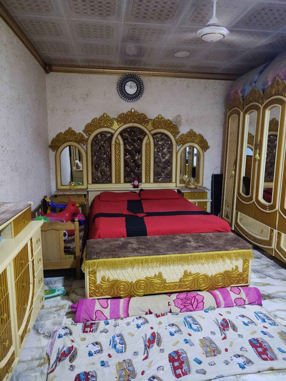 ***********
مليون وميه بيه مجال غرفة كاملة استخدام 5 اشهر نضافة 100/100
