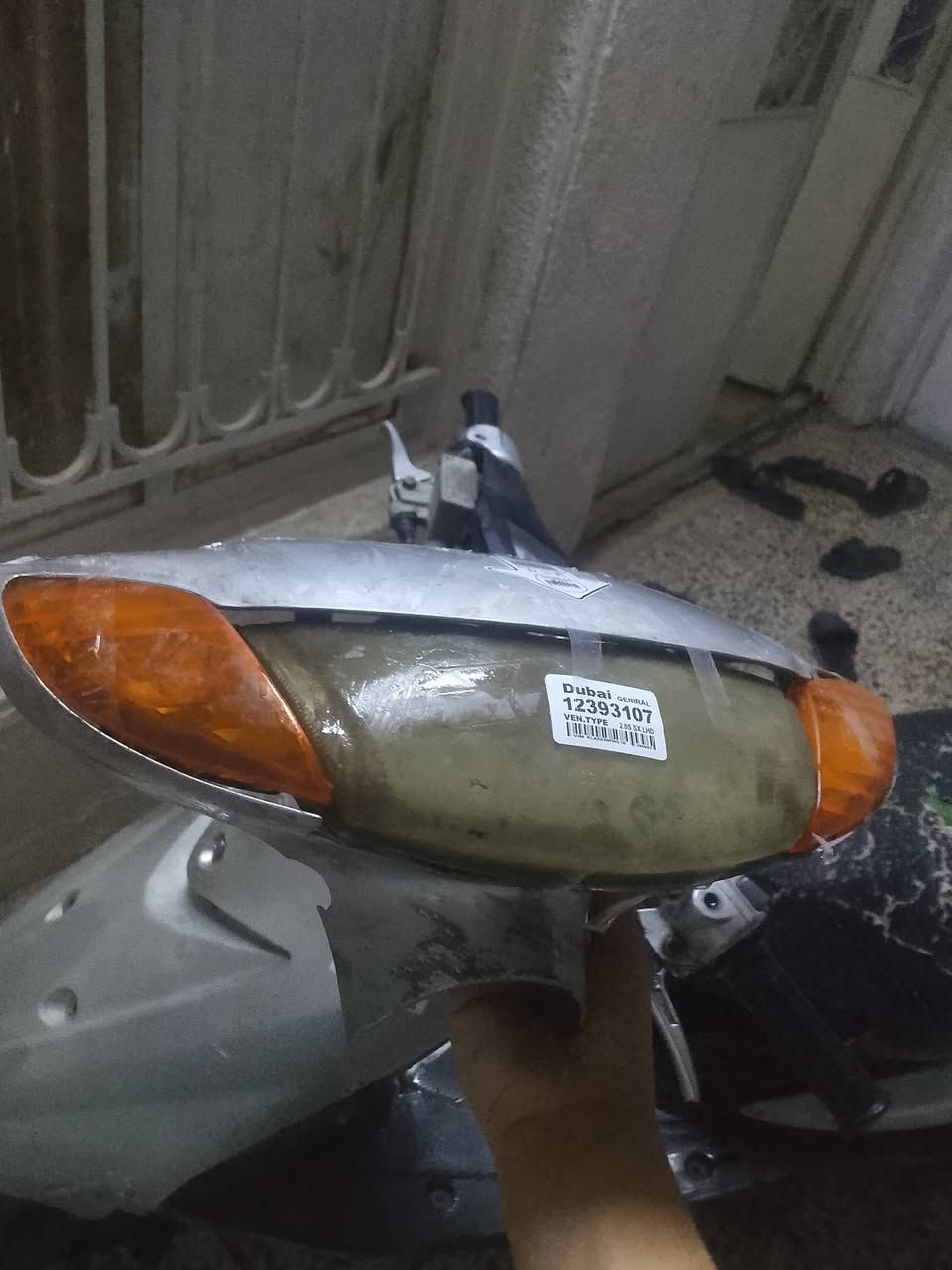 سلام عليكم دراجه عصفوريه ما بيها ناريه يرادلها ملف او عقل مكينتها ناعمه كلش كهربائيات عداد كل شي شغال لايت اشاير  دبلات تايرات ويل وبريك كله جديد  اوراقها كامله سعر ٩٠ وبيها مجال مكاني بغداد مدينه الصدر ***********
