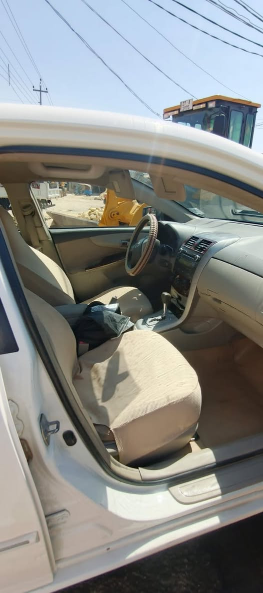 السلام عليكم سياره كورلا ٢٠٠٩ خليجي  رقم ميسان بيها بارد بالباب مال السائق ورش شويه بالجاملق السعر ٩٢$ رقم صاحب السياره ***********
