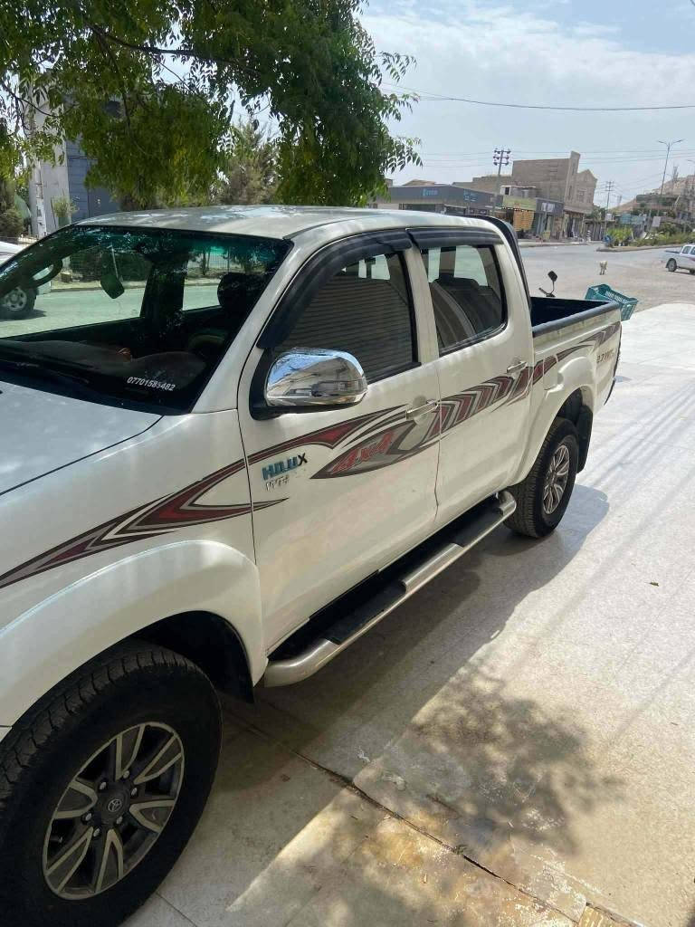 Toyota hilux 2013
پارچەڕەش سەقف و شان و دەعمی پێش و دوا بەشەرت سەنەوی تازەیە سەیارەیەکی پاک و جاهیزە بێمەسرەفە تەحویل هەر دەقەیەک بتەوێت بەناوی خۆمانە سەیارە هی ماڵە هی مەعرەز نیە تەقەو ڕەقەی نیە تەبرید سارد و گەرم بەشەرت  نرخی172معامەلە سەیارەکە لەسەیدسادقە بۆ زانیاری زیاتر ***********
*********** حلبجة, السليمانية
