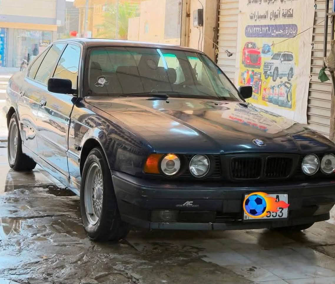 سلام عليكم
بي ام 525 موديل 91
فتحة...
داخل جلد  اسود
مكينه كير حداديه جدد
كهربائيات كلهه شغاله
جام سنتر لوك 
تبريد ثلج... 
رقم بابل إنكليزي سنويه لل28 راعيه بناصرية
سياره جاهزه من كلشي
مكان السيارة ناصرية المركز
السعر 50 وبي مجال
***********
