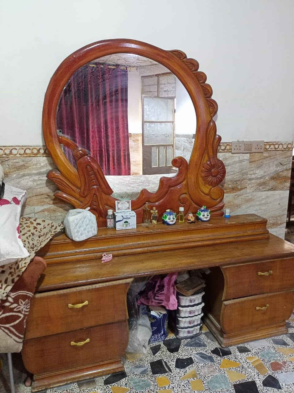 سلام عليكم عندي غرفه نضيف كلش وبسعر 500 وبيها مجال الرقم ***********
