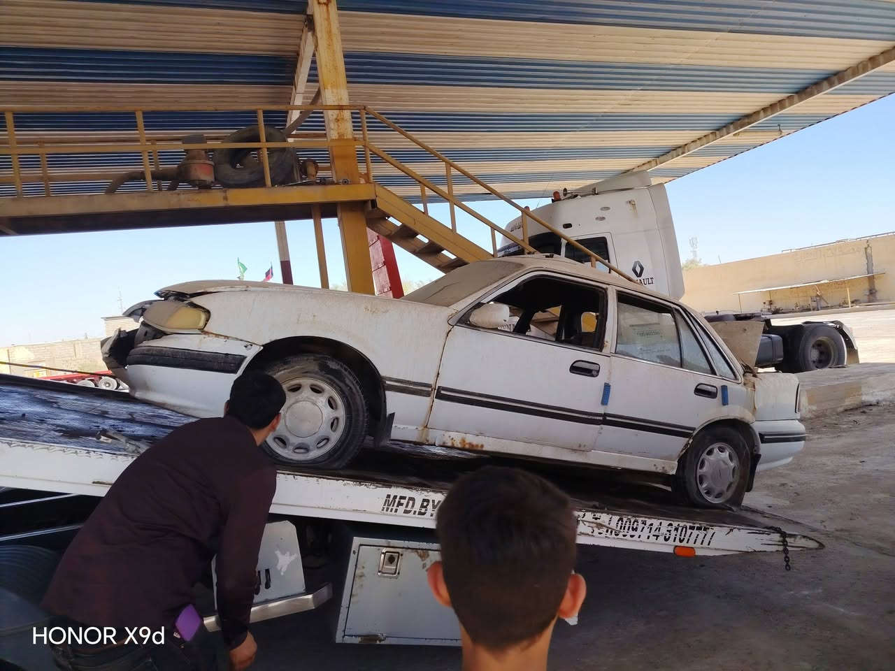 سلام عليكم برنس للبيع رقم الماني سيارة تسقيط كير ومكينه حاويه رقم بغداد راعيهة موجود سعر ١٥ ورقه وبيهة مجال 
***********
