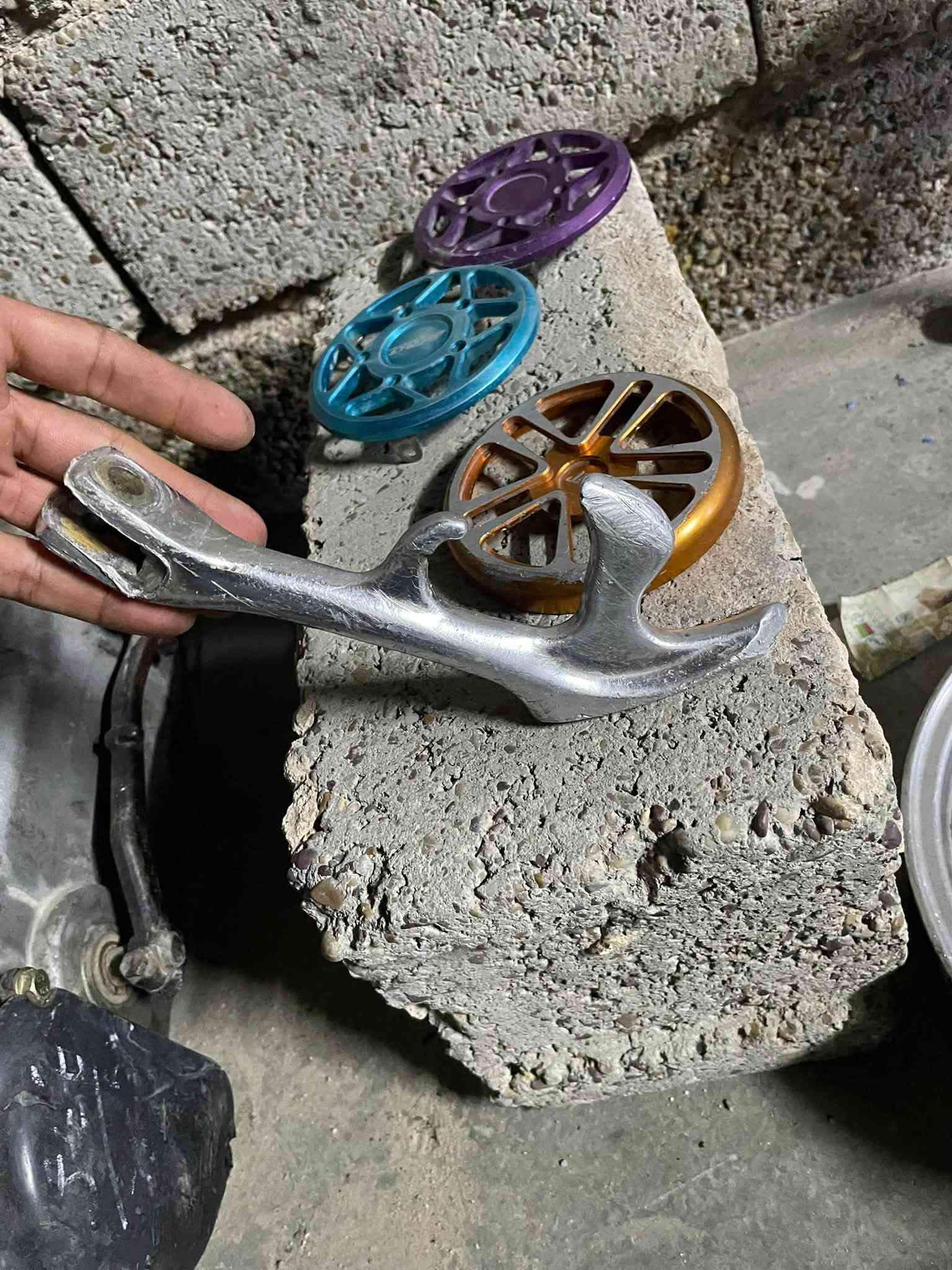 سلام عليكم شبابنه طيبه غراض لبيع كلهن اصلي ايشي يعجبك تفضل خاص وايشي عندك لبيع نزل والرزق على لله هـ ***********
