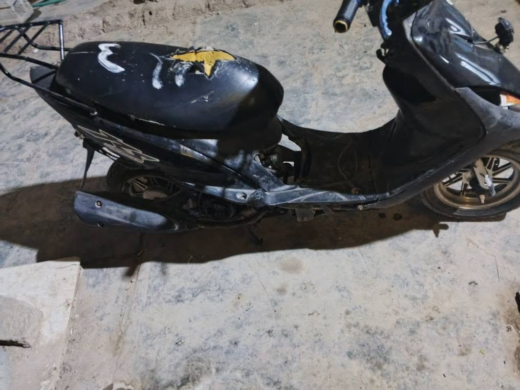 دراجه ماكس بلاديه مفتوحه بس ولفات وميعتبر مفتوح المكينه الدراجه مامتعوبه وحلوه ونضيفه مال بيت مو مال شغل ولدهن كل اسبوع ابدله اخلي امزويل وهاذ الدهن معروف السعر 400وبيه مجال مستعجل ع بيعه الاستفسار خاص *********** ابو الخصيب, البصرة
