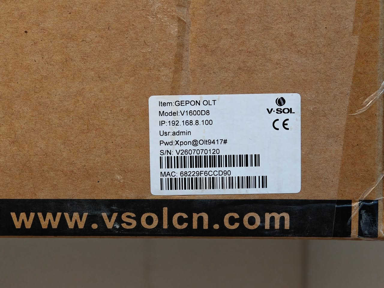 📡 مجموعة الضامن المتحدة
📍 الديوانية – شارع الفرق الموسيقية
📱 واتساب واتصال: ***********

متوفر V-SOL V1600D8 – GEPON OLT 🔥
حل احترافي للشبكات الكبيرة ومزودي خدمة الإنترنت، بأداء قوي واستقرار عالي للعمل المستمر.

🔹 8 منافذ PON
🔹 2 منافذ GE/10GE عالية السرعة
🔹 8 منافذ GE RJ45
🔹 منافذ Console + AUX للإدارة والتحكم
🔹 مناسب لشبكات ISP – FTTH / FTTB – CCTV والمشاريع السكنية والتجارية

📦 يأتي الجهاز مع 8 قطع SFP من V-SOL بالإضافة إلى كيبل الكهرباء، كيبل الشبكة وكيبل التأريض.

🚚 توصيل سريع لجميع المحافظات
V-SOL V1600D8 — سعة أكبر، أداء مستقر، وشبكة أقوى.
