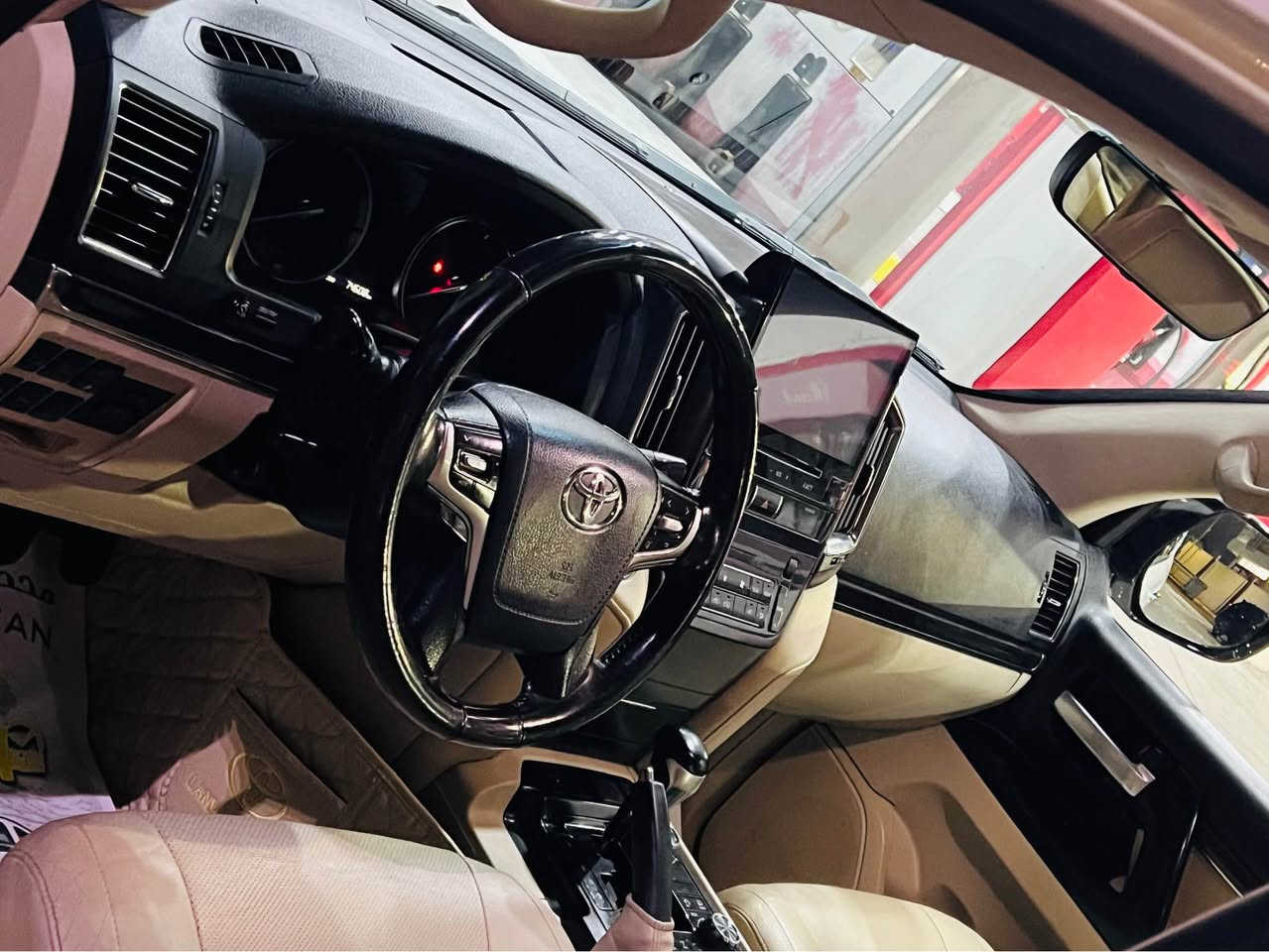 لاندكروزر • ٢٠٢٠ • V8 ٥.٧