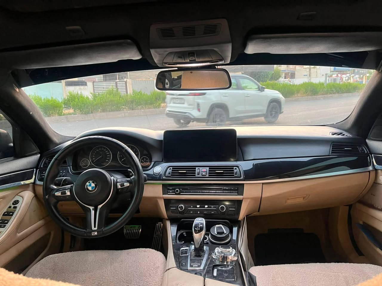 BMW f10 فول مواسةفات شةريكة عروش سبوغ عام. بيش و پشتي كةپسة شكلي گوراوة بو ٢٢ سةيارةكي زور نازدار و زور بي مةسرةفة ئةوةي موشتةري زياتر زانياري ***********وةتس ئةپ أربيل, العراق
