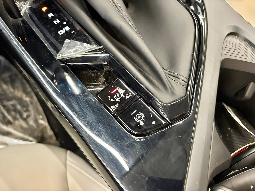 🔥2,700,000 دینار داشکاندن🔥

‎ئێم جی ٥ پڵەس کۆمفۆرت 
‏MG 5 Plus Comfort
‎‏‎‏‎مۆدێل ٢٠٢٥ مکینە ١.٥ سفر کیلۆمەتر
‎‏‎‏‎٦ ساڵ يان ٢٠٠,٠٠٠ کم ضمان لەلایەن
‎بریکاری سەرەکی ئێمجی لە عێڕاق

***********☎️
***********☎️

‏‎‏‎‏‎
‎‏‎مواصفات خلیجی کۆمفۆرت ‏‎نیو مواصفات،کامێرا، کوشن جلد،بەصمە، ئۆتۆهۆڵد و برێک کارەبایی، لایت زینۆن، ویلکپ ١٦، ئیشارەتی سەر ئاوێنە، شاشە، حساسات، لید، تبرید مرکزی، تحدید سرعە، تحکم ستیرن، حساس تایە، سوکان ڤۆلیۆم ،بلوتوث، تبرید الکترونی، ناو زەرد، ئەی بی ئێس، ٢ ئەیرباگ، قوة حصان ١٠٨.

‎‏‎ بۆ زانیاری زیاتر و نرخ بە دۆلار کۆمێنتێک بەجێبهێڵە

‎‏‎‏‎‏‎ پێشانگای ســـلـــێــــمـــانـــی ھەمیشە پێشەنگین 
‎‏‎‏‎معرض الســــلــیــمانـــیـــة ھو الافضل دائماً
‎‏‎‏‎ھەموو جۆرەکانی ئۆتۆمبێلی ئێم جی بەردەستە

‏‎📍العنوان: سلیمانیة -مشروع نقلیات السليمانية-الرقم ١٢٨
‏‎📍ناونیشان: ڕێگای تاسلوجە - پرۆژەی تێرمیناڵی سەرەکی سلێمانی-ژمارە ١٢٨

‎‏‎‏#MG #MGmotor #MGiraq #MG5  #DoMore ئێم_جی SlemaniAuto⁩⁩

نص مكتوب في الصور:
- سليماني
- *********** Ⓒ Slemani Auto