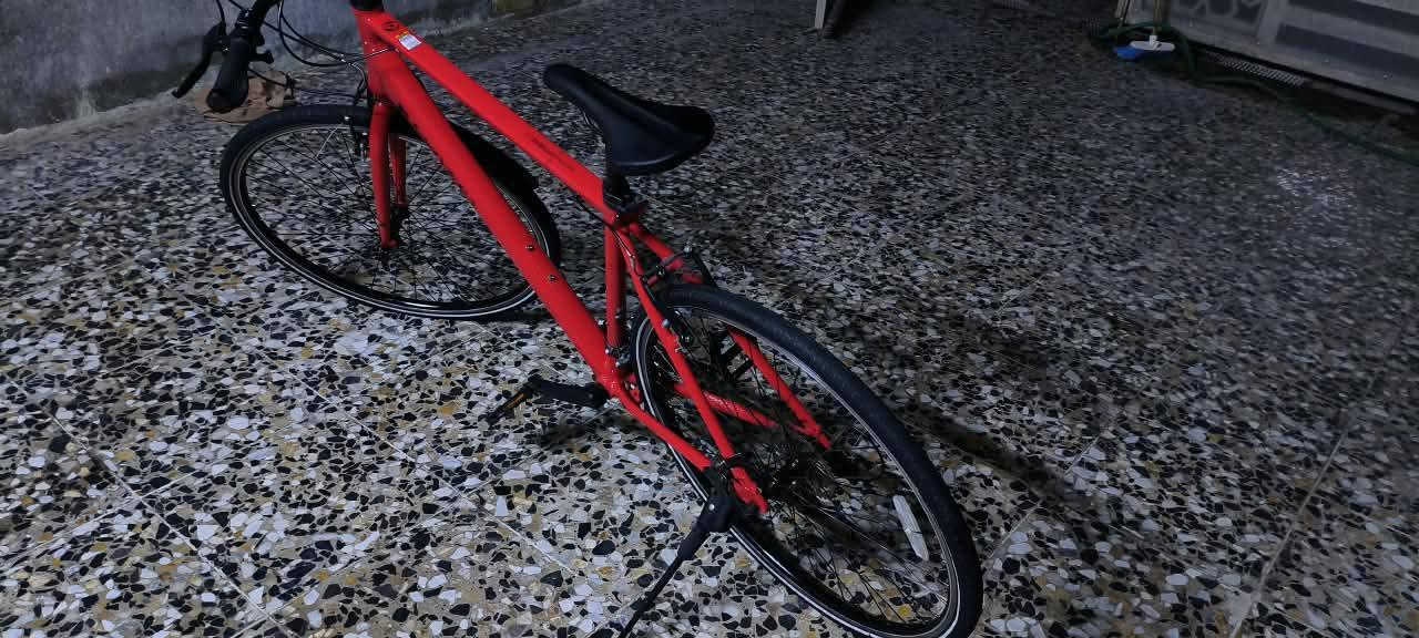 C700  Hybrid هجين
🔴دراجة الطرق السريعه
 دراجة هوائية أمريكية USA🇺🇸  من ماركة  UNIVEGA C700 
المواصفات :
المعدن المنيوم
الحجم 29
  حجم الإطارات C700
يحمل ختم كالفورنيا + مصنعيه امريكه
ستيرن عدل 
البايسكل حرفياً مشتري بس اباوع عليه و اجيب بي صمون 
ولا مفتوح ولا مصلح ولا بي اي مشكلة 
اشتريته جان عندي واهس بيه بس خربت السالفة
مكاني بغداد الشعب
للأستفسار  (200) 
(***********)
