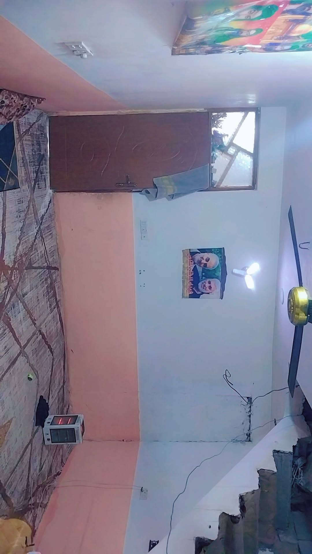 السلام عليكم بيت البيع المساحه 230 البناء 115 والباقي مسيجه من ضمن البيت بيه غرفه بلخير واي البيت والباقي حديقه بصف صيطره شارع الملعب اول خط بناء بلوك صب عد غرفه واحده سندويج من ضمن البيت عوزه بس بيتونه كامل كاشي عراقي درجه اول  قمريه الحوش مالته كله جاهز  سراميك امي كهرباء خطين المنطقه مخدومه كامله جوارينه والله ناس طيبه كلش السعر 35 وبيه مجال  ***********
