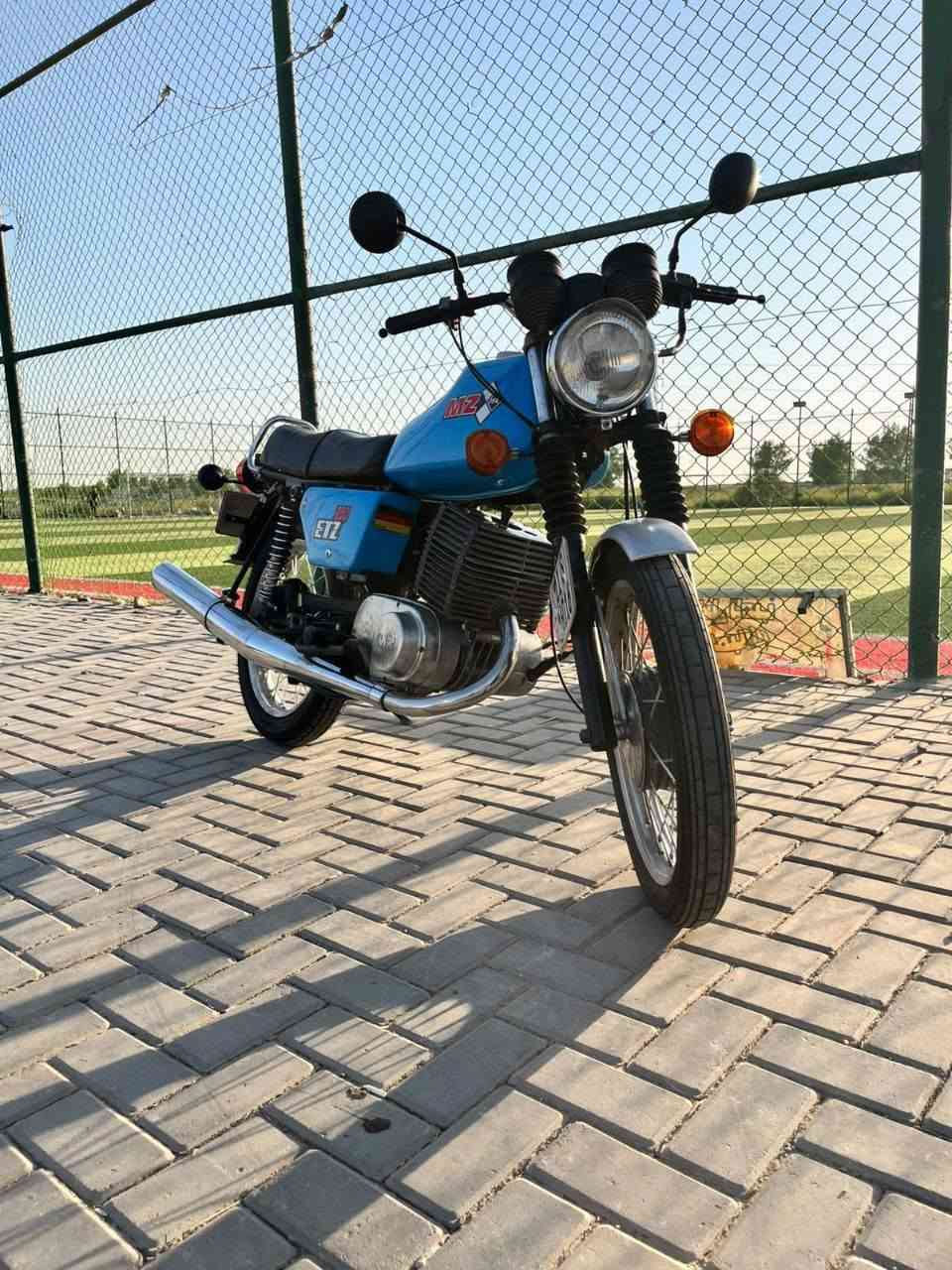 السلام عليكم دراجة mz 1982 للبيع رقم بغداد بسمي
‏شاصي بدون لحيم .داينمو وارميچر .كابريتة بصمة . 
‏رقم *********** مكاني بغداد الشراي يتصل
‏
