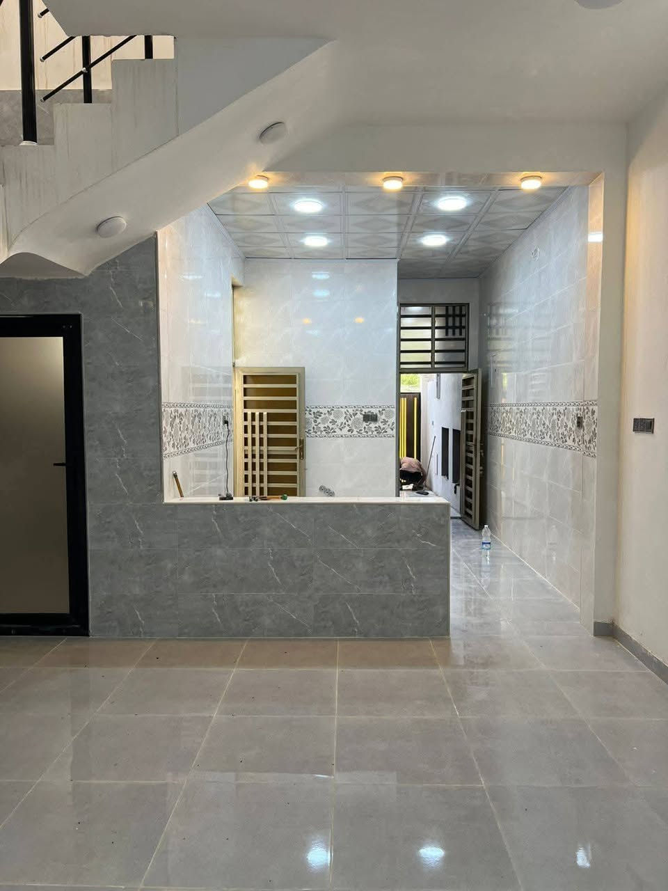 للبيع دار 100 متر  طابو صرف بالنجف حي ميسان قطاع 24 على ساحة (مشتل ) خلف شارع الكيات العام  مباشر
بناء حديث درجة أولى 2026 

يحتوي / غرفة  وصاله ومطبخ وستقبال 
وصحيات داخلية وخارجية  ومكشوفات 

السعر 112 مع مجال .....D

للأستفسار *********** واتساب أيضاً موجود
